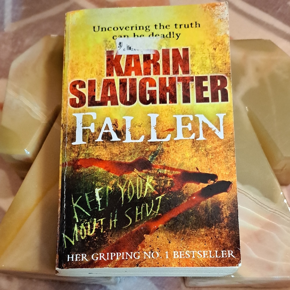 Karin Slaughter 'Fallen' Paperback Book